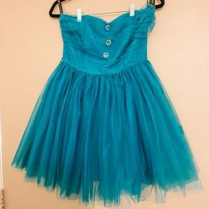 Betsey Johnson Tulle Party Dress w/ petticoat